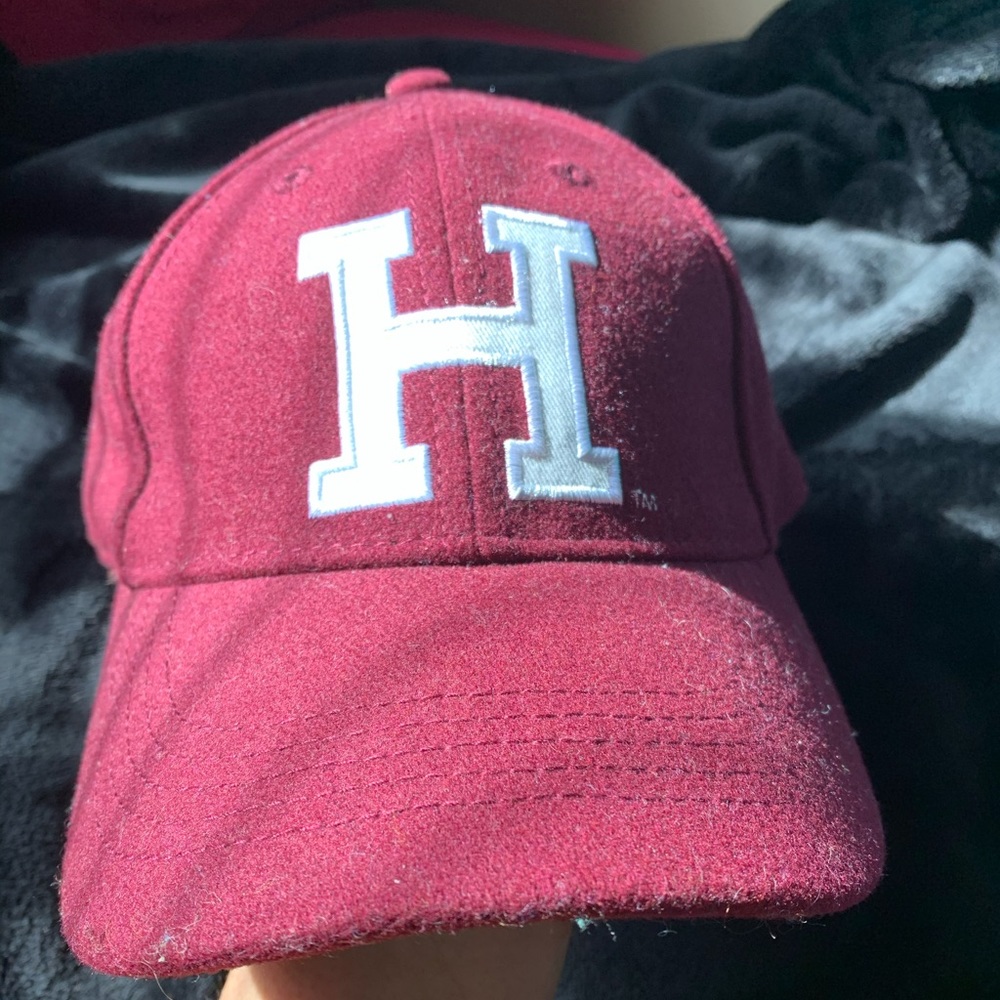 Harvard H&M hat